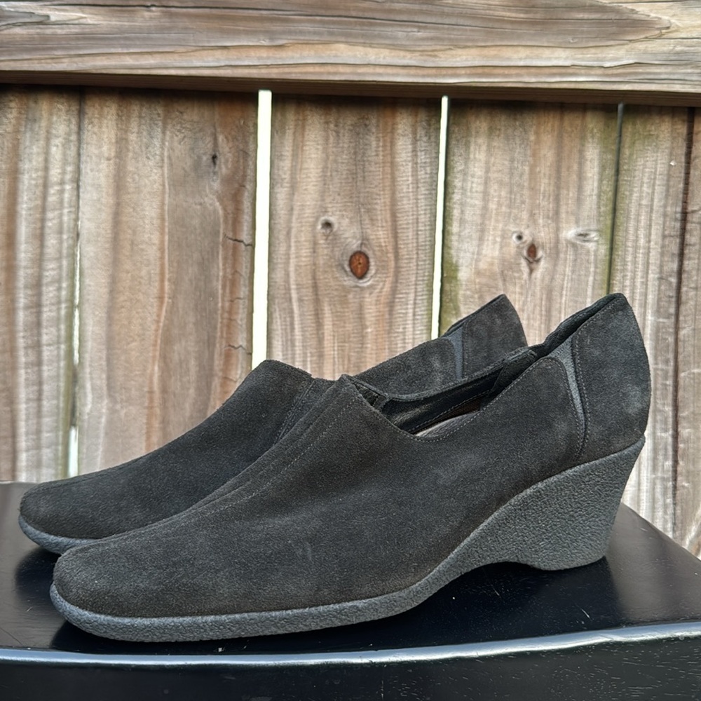 Aquatalia by Marvin K slip on wedge heels, square toe, suede, size 11 - Picture 3 of 6